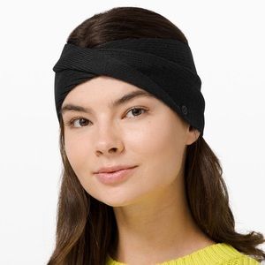 Lululemon Cozy ear warmer